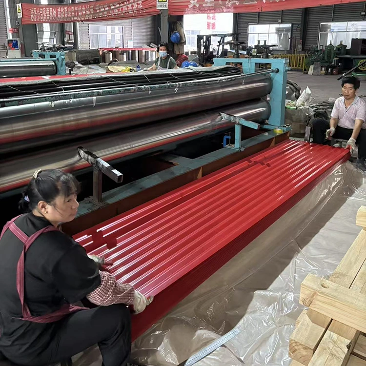 سقف فلزی موجدار با پوشش رنگی